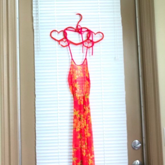 Sexy summer dress 🌸 - Picture 2 of 3